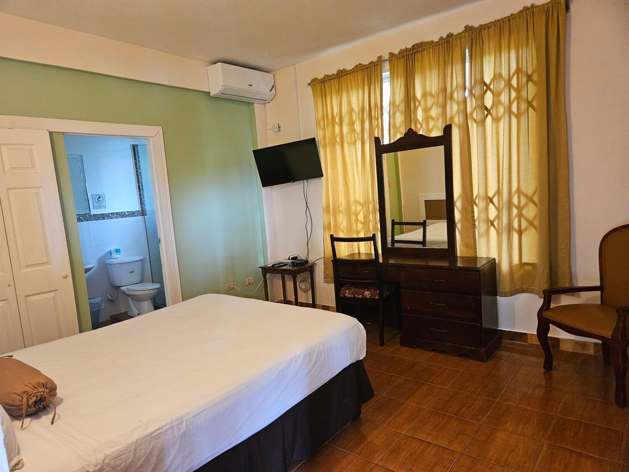 Palm Bay Guest House & Restaurant Бухта Монтего Экстерьер фото