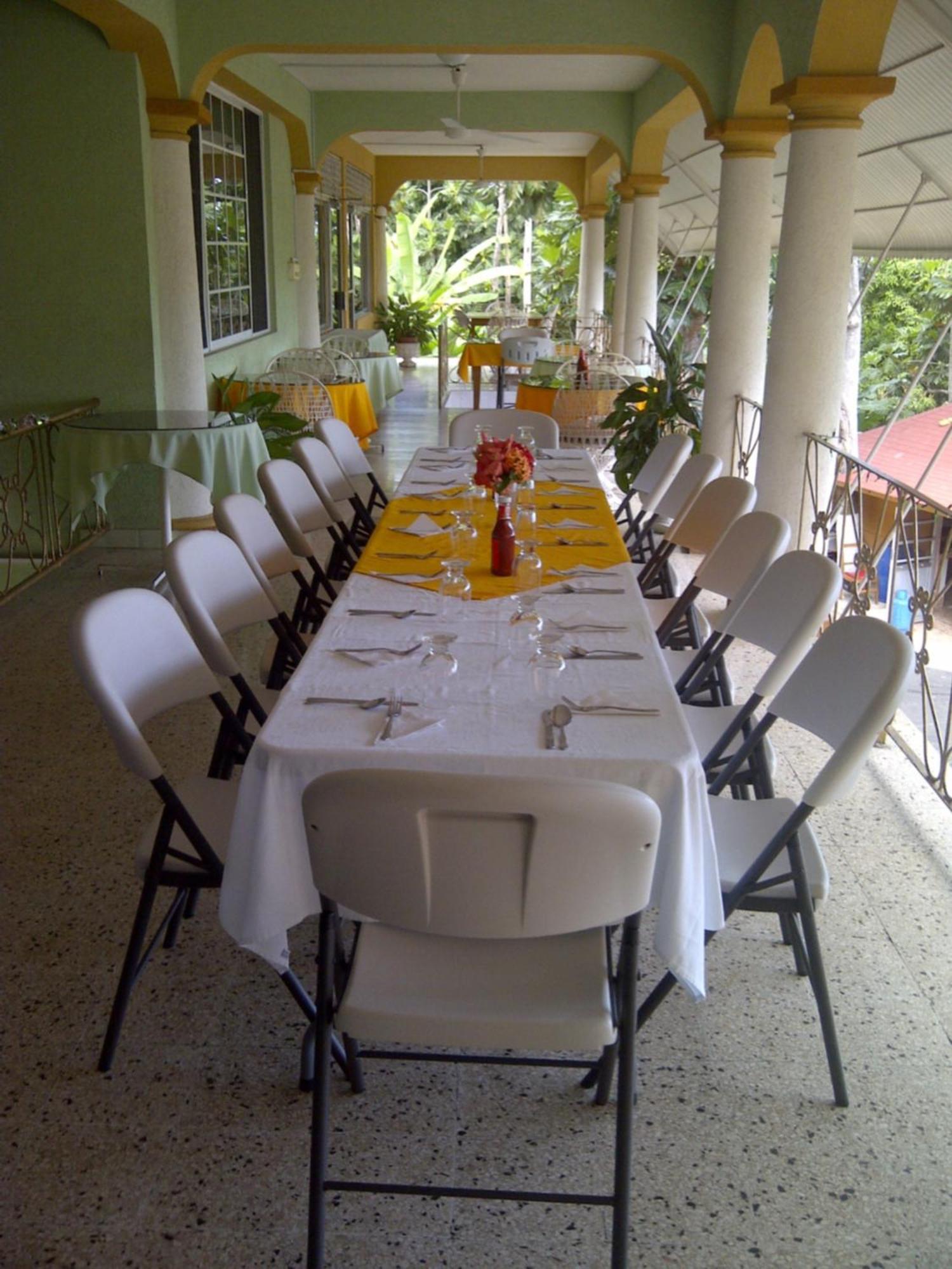 Palm Bay Guest House & Restaurant Бухта Монтего Экстерьер фото