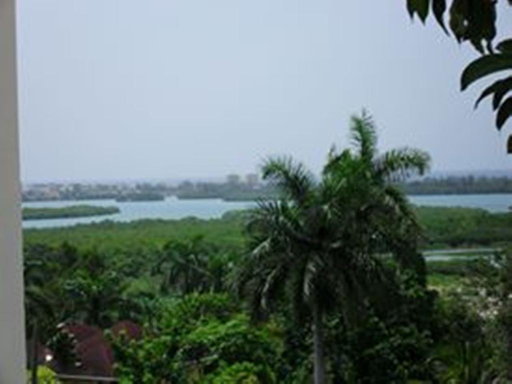 Palm Bay Guest House & Restaurant Бухта Монтего Экстерьер фото
