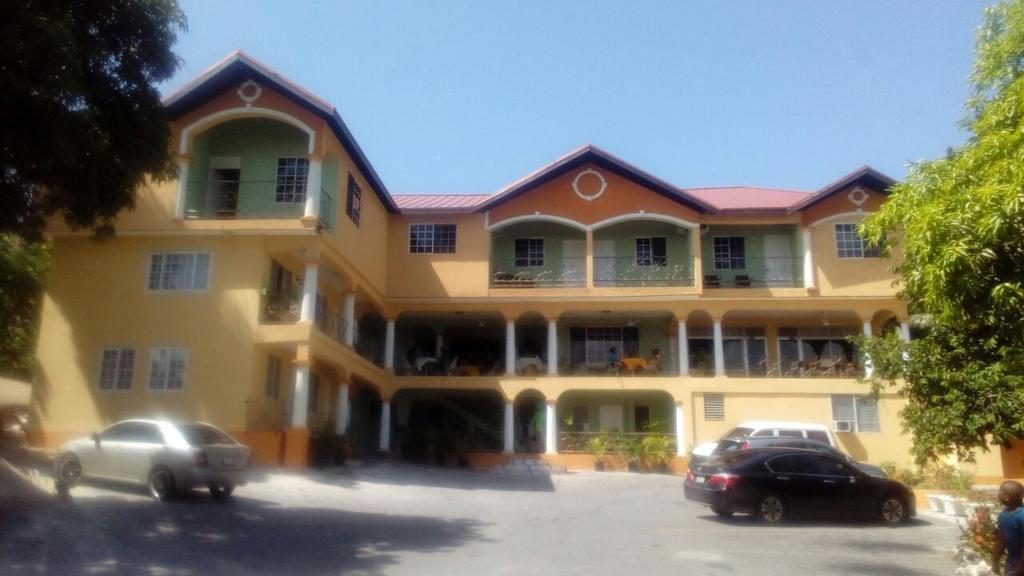 Palm Bay Guest House & Restaurant Бухта Монтего Экстерьер фото
